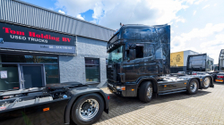 20260329-Tom-Holding-00353